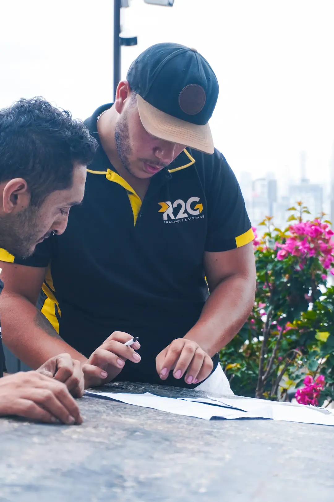 R2G secure storage facility in Cairns servicing Townsville customers with clean dry monitored units R2G secure storage facility in Cairns servicing Townsville customers with clean dry monitored units - R2G Removalists Townsville Storage